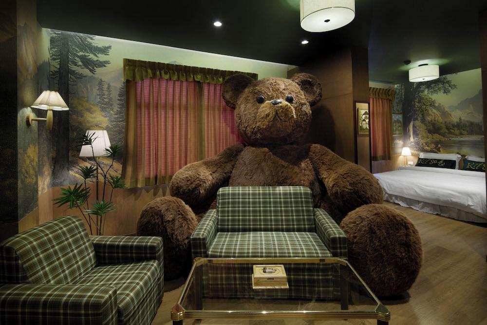 KITSCH HOTEL Room Type - Suite, 1 King Bed