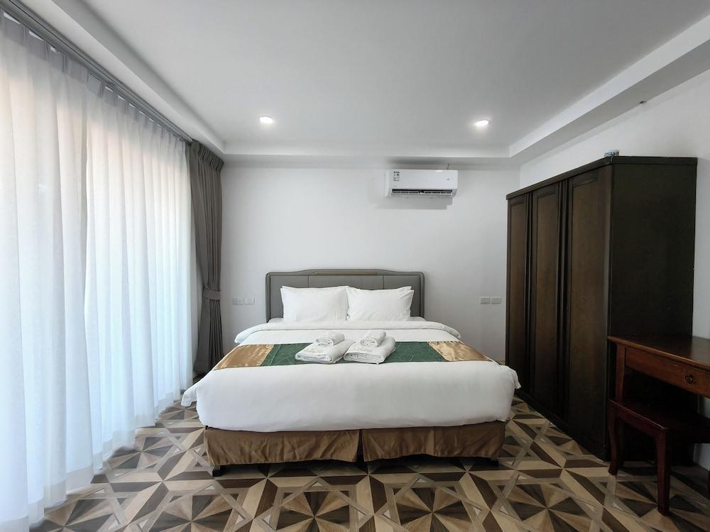 OYA International Resort Phuket Room Type - Luxury Quadruple Room, Balcony, Garden View OYA International Resort Phuket Room Type - Luxury Quadruple Room, Balcony, Garden View