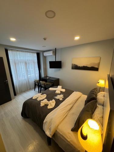 Taksim Escape Suites HOTEL - Tap to explore photos