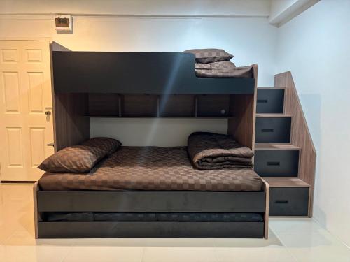 Modicoff Hotel Room Type - Quadruple Room with Balcony