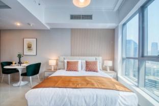 Dubai Marina Walk Studio Apartment with Pool & Gym access, Steps to Beach & Tram Station - Tap to explore photos