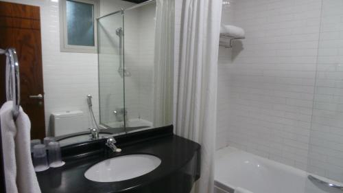 Akas-Inn Hotel Apartment - Tap to explore photos