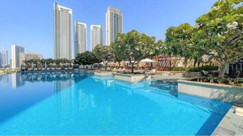 Creston Suites Vacation Homes Rental - The Dubai Mall Residences - Tap to explore photos