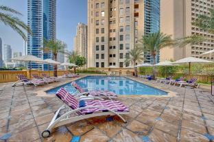 Tratoli Holiday Homes JBR with Sea View