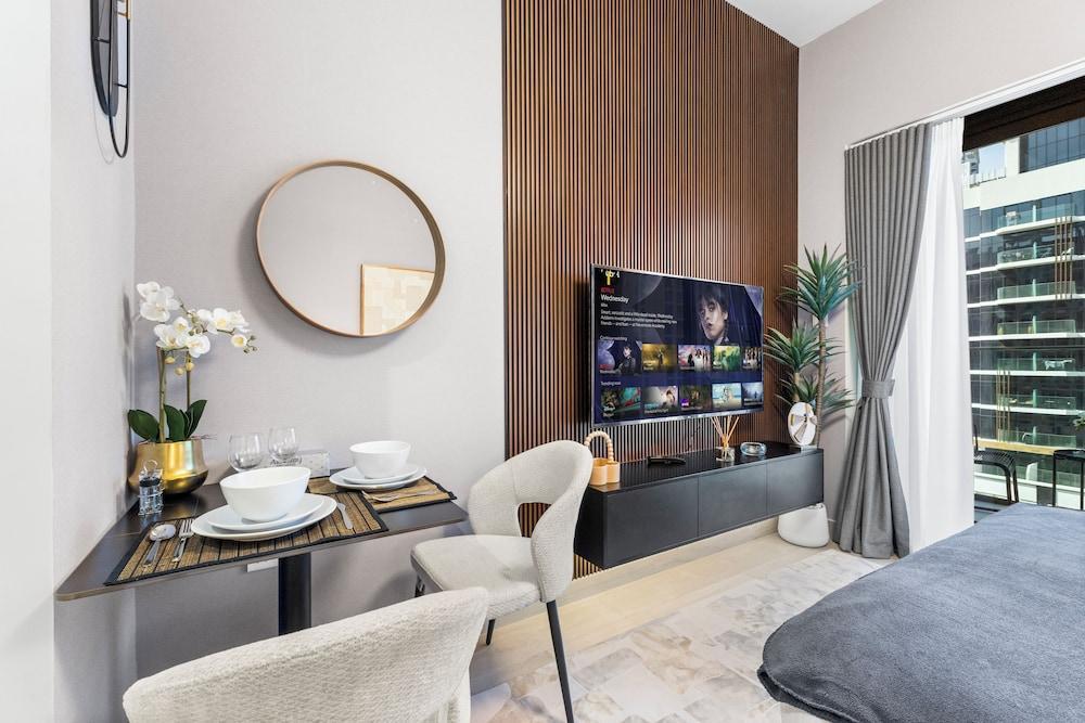 Luxury Apartments in Meydan - Tap to explore photos