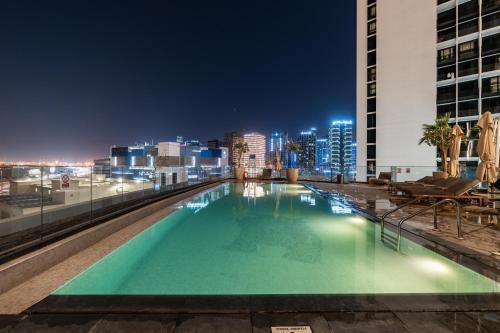 Samaya Holiday Homes - Modern Luxe Apartments - Nobles Tower