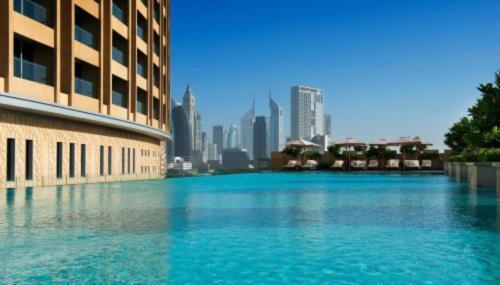 Dubai Mall Residences Highest Floor - Burj Khalifa - Tap to explore photos