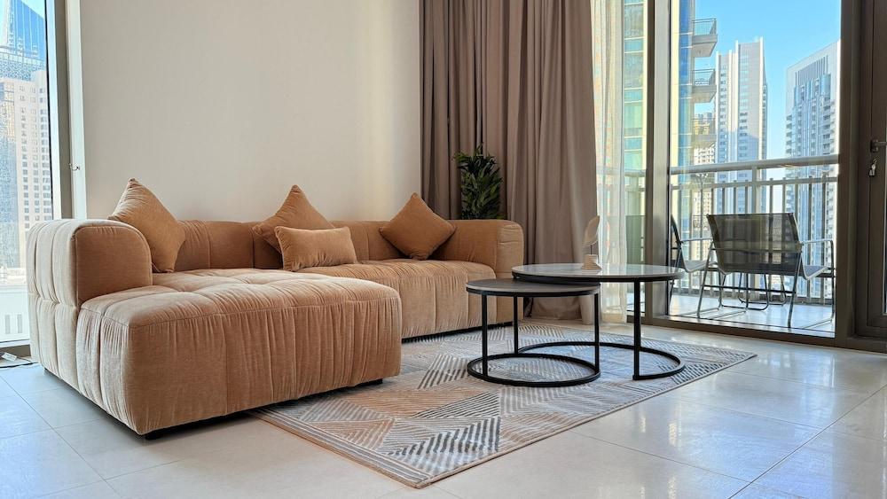 Dancenter Premium 2 Bedroom at Creek Horizon - Tap to explore photos