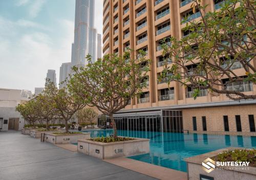 Deluxe Stay - Address Dubai Mall -The Residence - Tap to explore photos