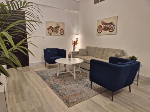 Spacious Apartment Marina View - Tap to explore photos