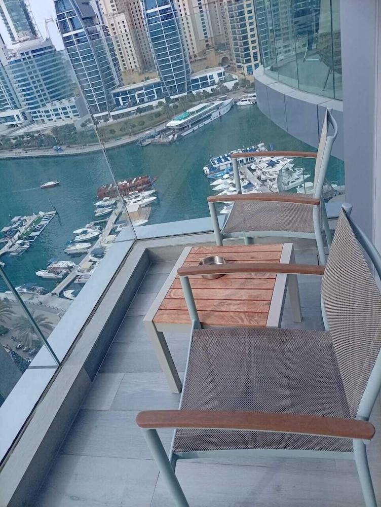 Dubai Marina Walk Gem Modern Apartments Room Type - Deluxe Apartment, 1 King Bed, Marina View