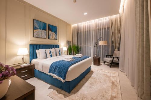 Modern 1 bedroom with Direct Marina Access - Tap to explore photos