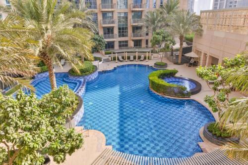Better Stay - Standpoint Residences Apartment - Tap to explore photos