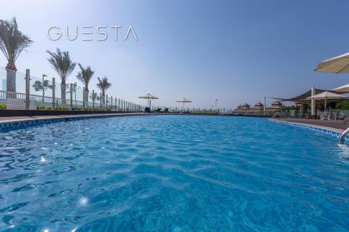 Azizi Mina The Palm, Free beach and pool access - Tap to explore photos