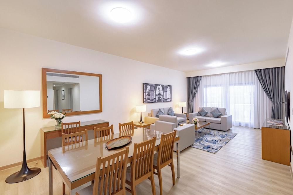 Golden Sands 10 Hotel Apartments - Tap to explore photos