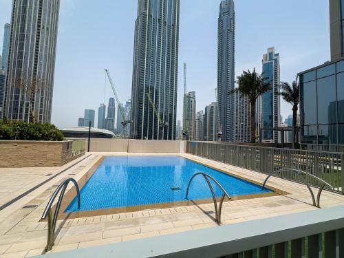 Downtown Gem Apt, Burj View Bliss - Tap to explore photos