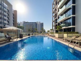 GLOBALSTAY Azizi Riviera 45 - Tap to explore photos