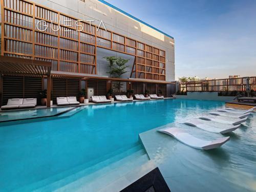 Hamilton House, Jumeirah Village Circle - Tap to explore photos