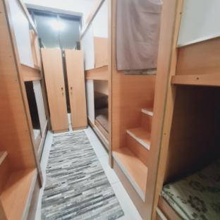 LA Golden hostel men's 