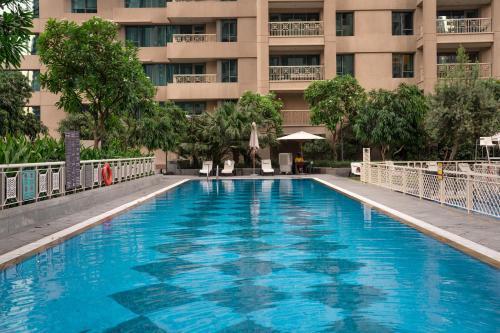Prime Retreats - 29 Emaar Boulevard Downtown Dubai - Tap to explore photos
