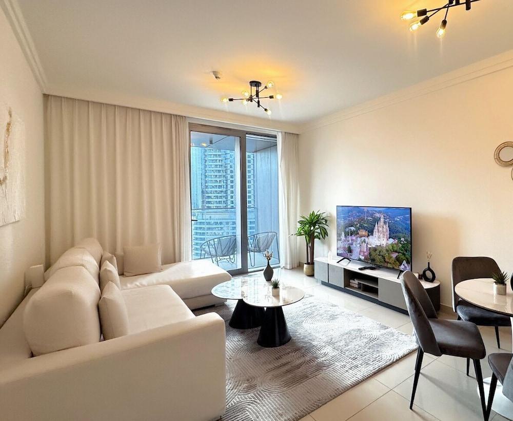 Westminster Boulevard Point Room Type - 1-Bedroom Apartment with Downtown View