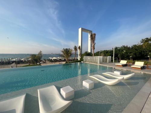 La Vie, JBR private beach, private parking and pool - Tap to explore photos