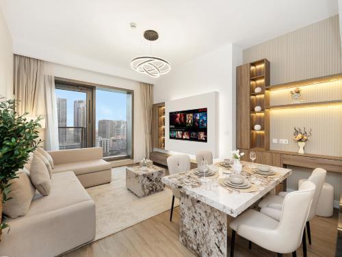Dubaiashome - Luxury Special Stay - Tap to explore photos