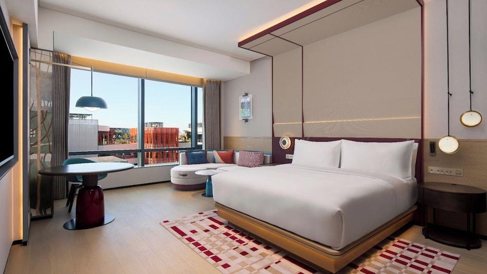 Canopy By Hilton Shanghai Belfry Plaza Room Type - Basic Room, 1 King Bed