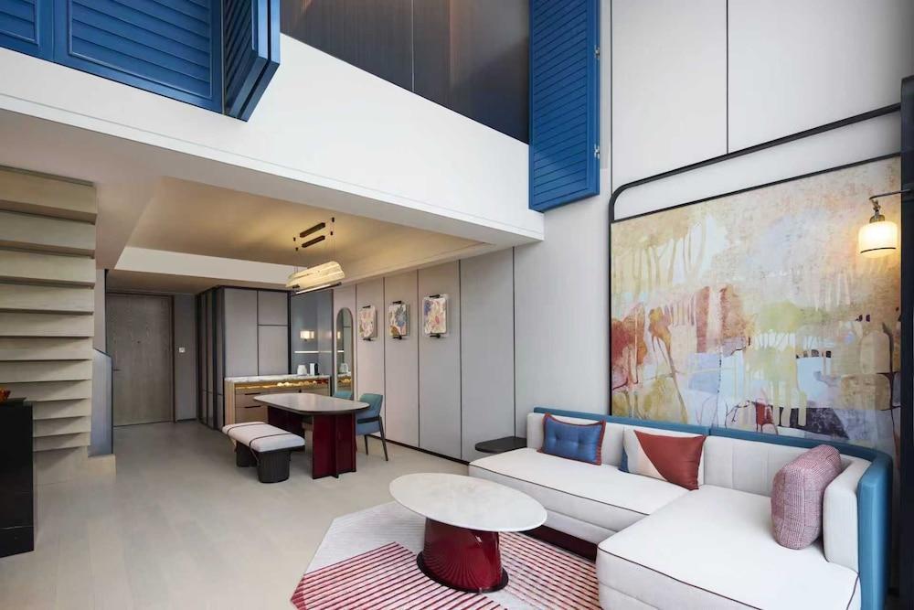 Canopy By Hilton Shanghai Belfry Plaza Room Type - KING DUPLEX SUITE WITH COURTYARD