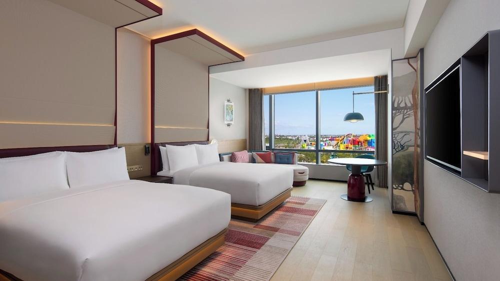 Canopy By Hilton Shanghai Belfry Plaza Room Type - Deluxe Room, 2 Queen Beds, Park View (Theme Park View) Canopy By Hilton Shanghai Belfry Plaza Room Type - Deluxe Room, 2 Queen Beds, Park View (Theme Park View)