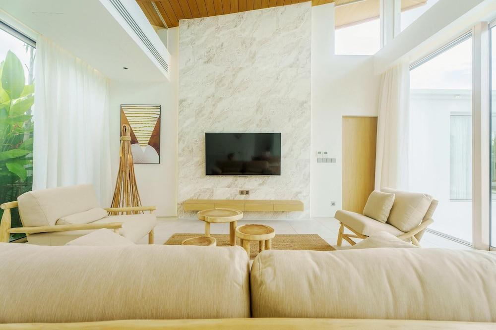 Asherah New 3BR Pool Villa + Free Airport Transfer - Tap to explore photos