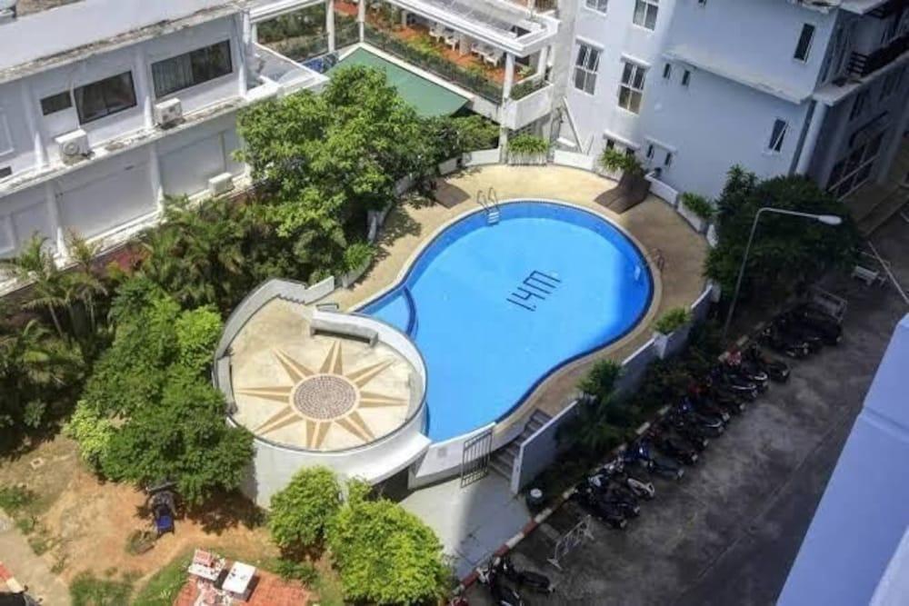 Patong Beachfront Tower 3 BR Penthouse - Tap to explore photos