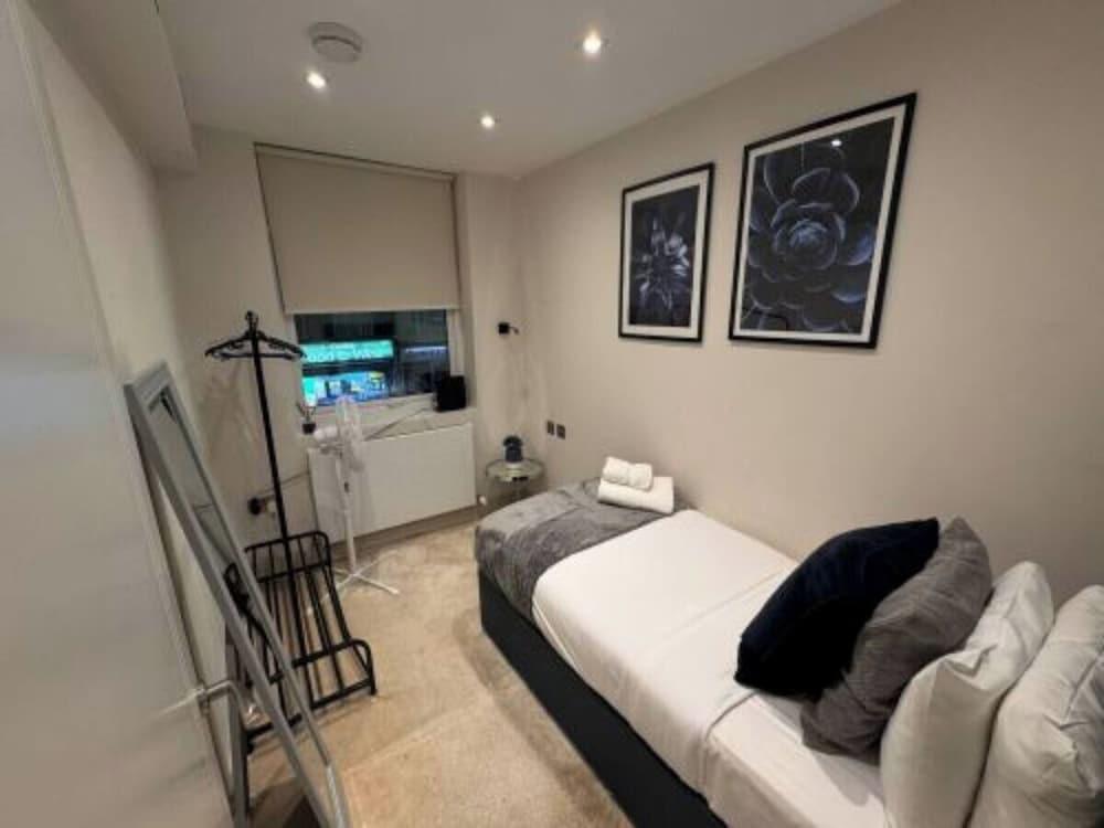 Wembley Park Flats | 5 mins from Station Room Type - Deluxe Apartment