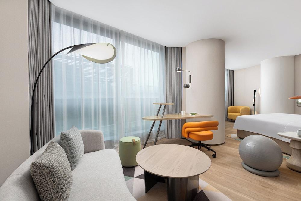 EVEN Hotel Shanghai Hongqiao CBD by IHG Room Type - Premium Room, 1 King Bed