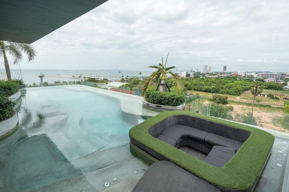 Seaphere residence by Prop Hopper - Tap to explore photos