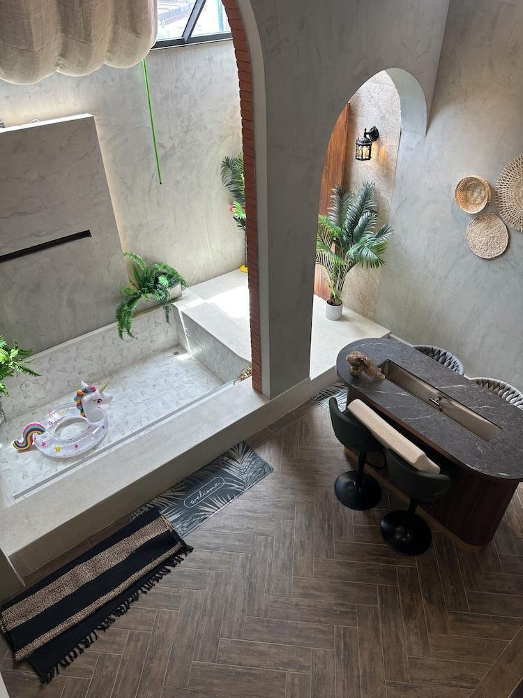 ThaiLoft Room Type - Jacuzzi Comfort Quadruple Room