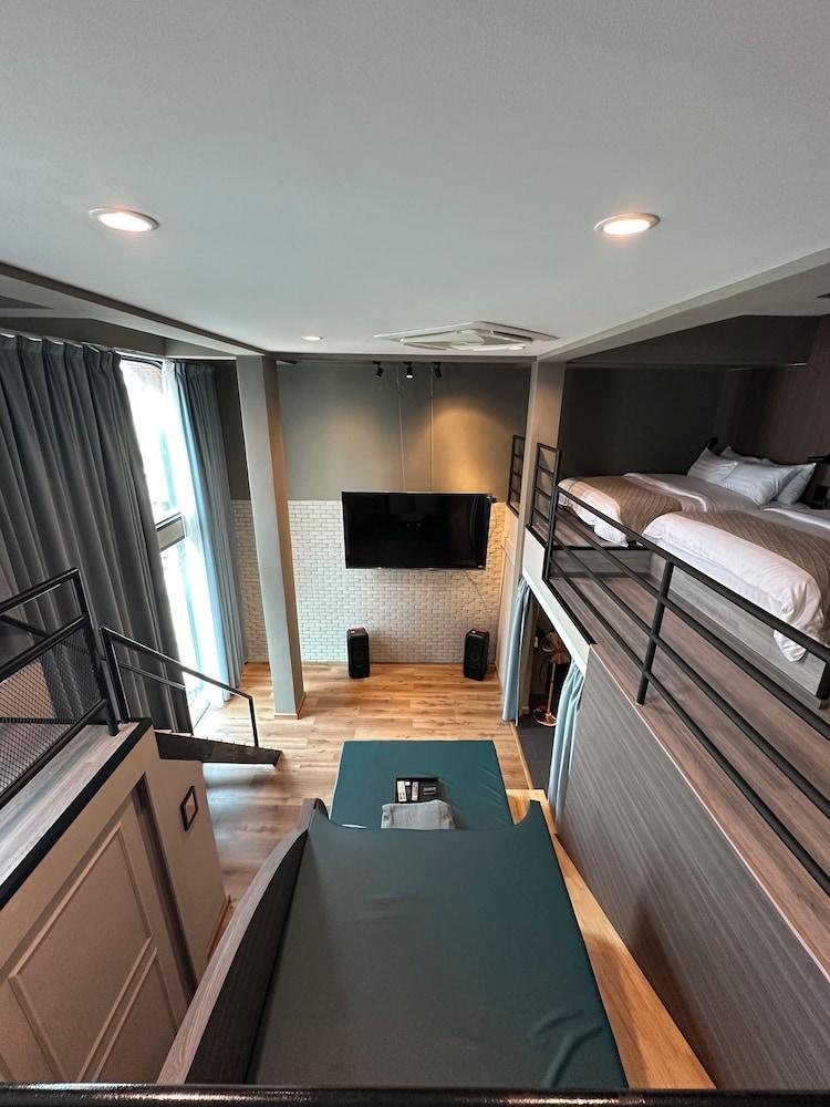 ThaiLoft Room Type - Cinema Theme Quadruple Room