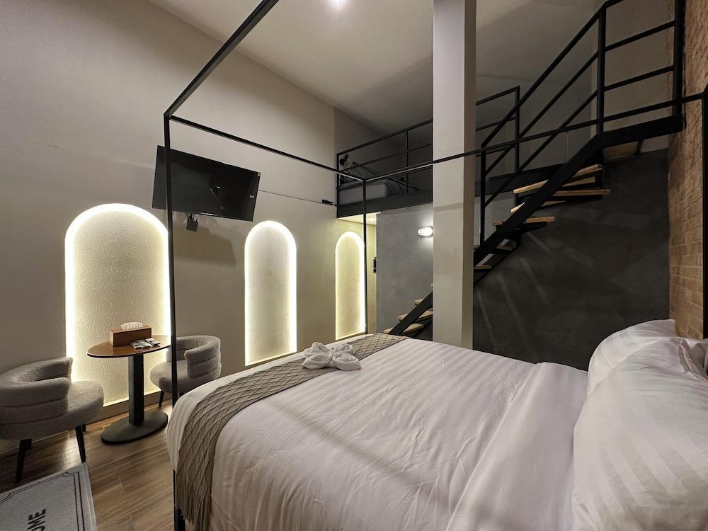 ThaiLoft Room Type - Red Brick Classic Double Room