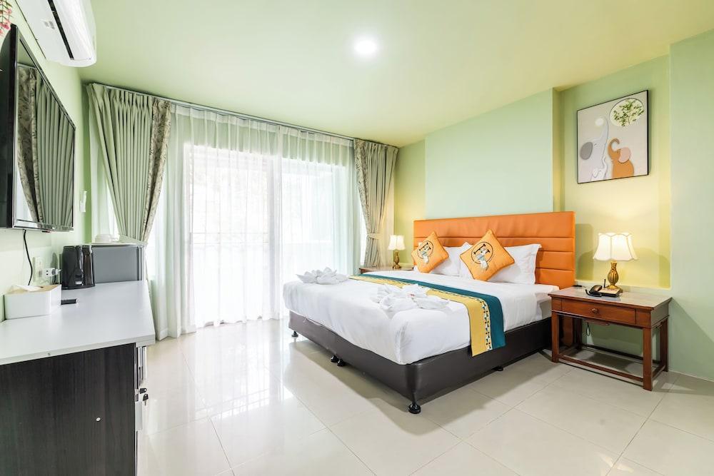 Phuket Leisure Time Hotel Room Type - Classic Double Room, 1 King Bed, Garden View