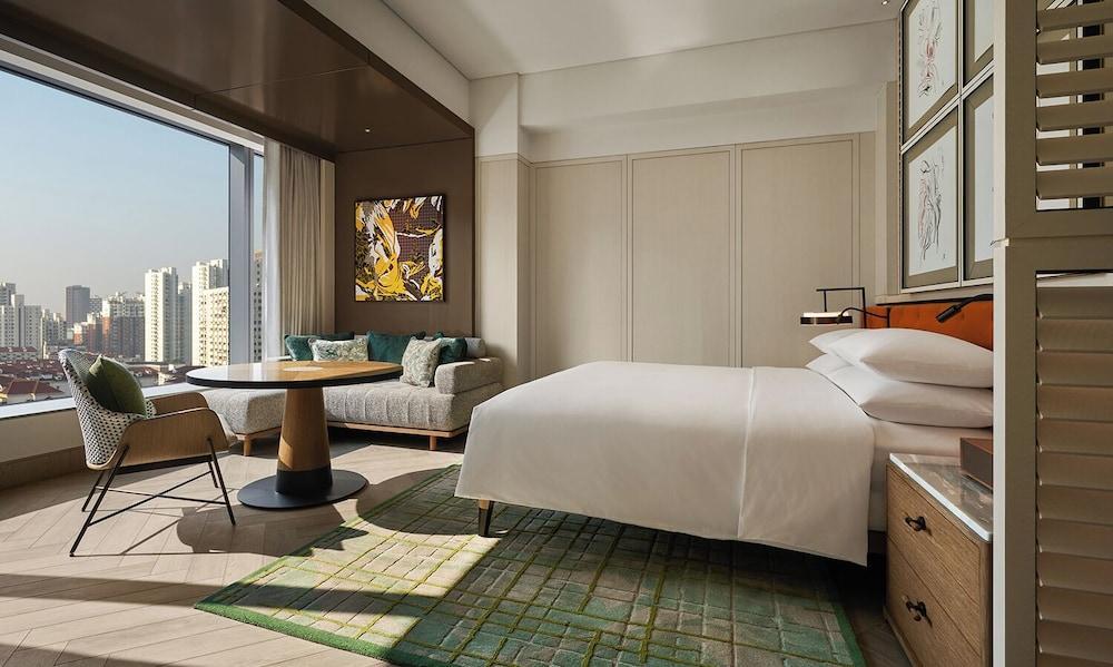 Andaz Shanghai ITC Room Type - Deluxe Room, 1 King Bed (High Floor)