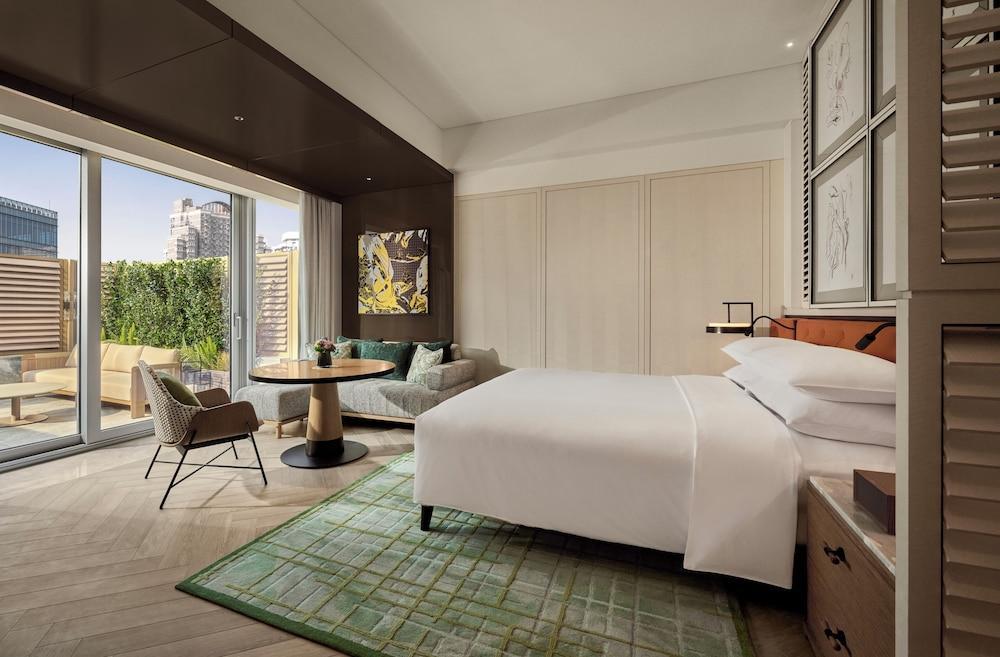 Andaz Shanghai ITC Room Type - Premier Room, 1 King Bed, Terrace