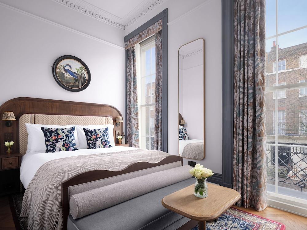 Bertrand's Townhouse Room Type - Deluxe Double Room