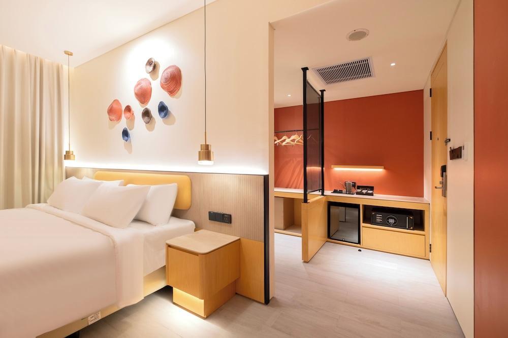 TMG Hotel Tebet Marclan Collection Room Type - Lifestyle Premiere King Bed