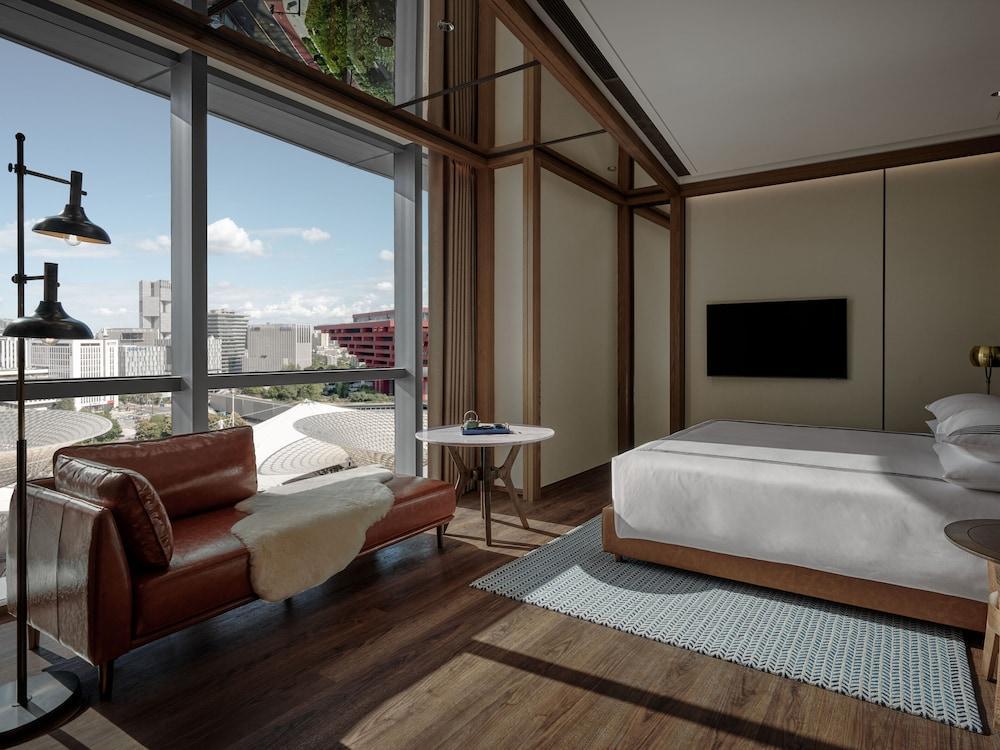 Thompson Shanghai Expo Room Type - Deluxe Room, 1 King Bed (Pavilion View)