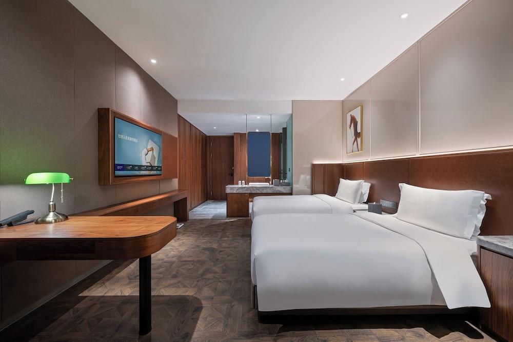 Novotel Shanghai Baoshan Jiusi Room Type - Deluxe Room, 2 Twin Beds