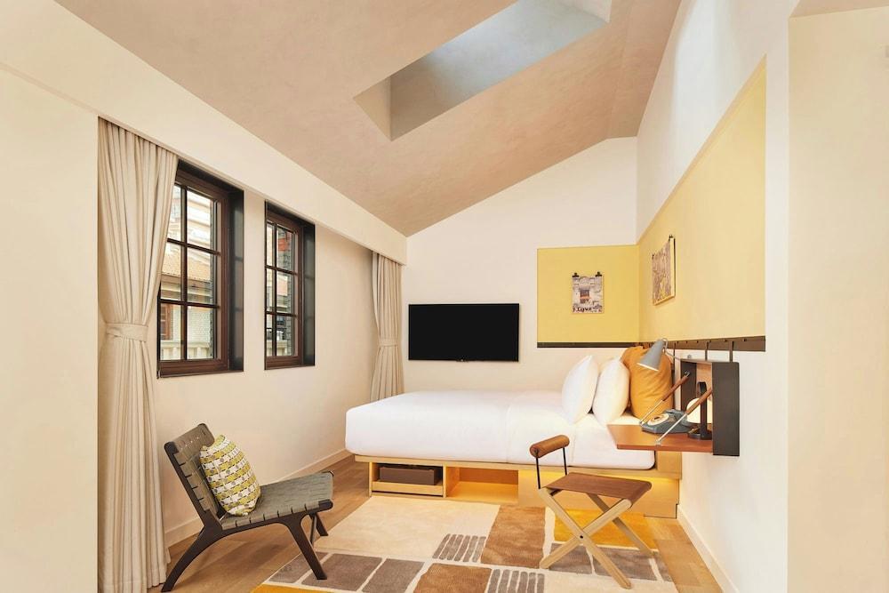Moxy Shanghai Putuo Room Type - Room, 1 King Bed, City View