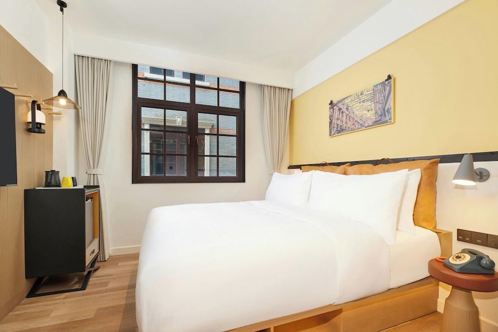 Moxy Shanghai Putuo Room Type - Standard Room, 1 King Bed, City View
