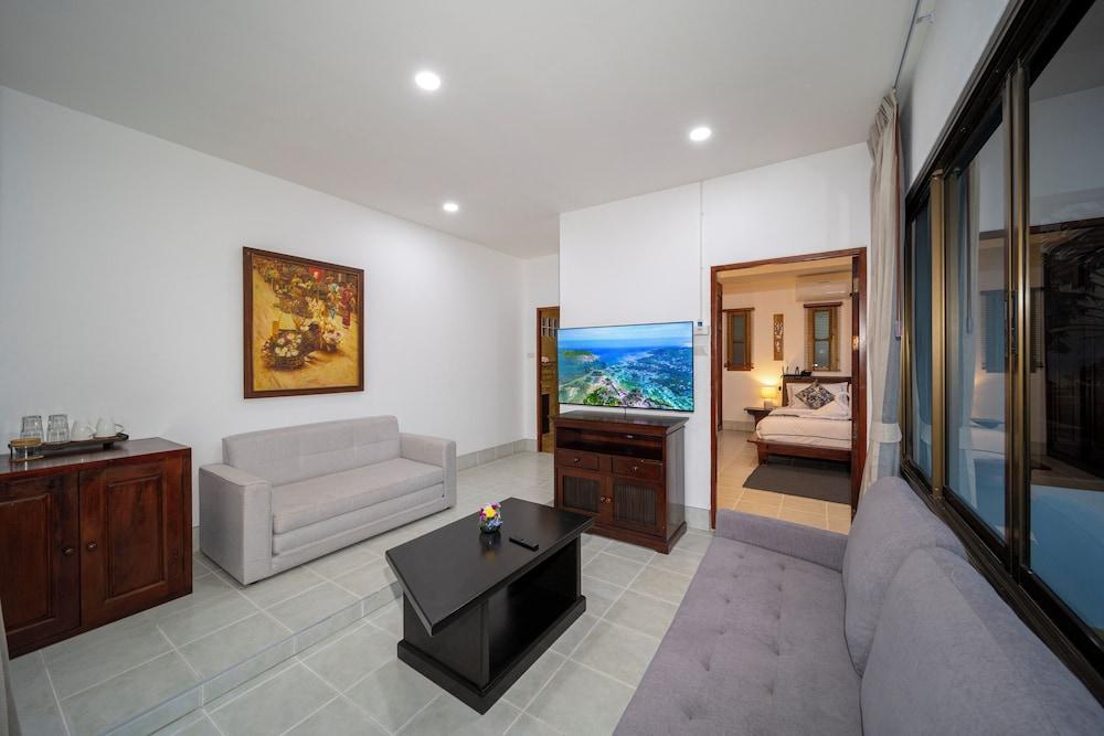 Chaweng Bay View Resort by Smith & Appy Room Type - Deluxe Double Room, 1 King Bed, Sea View