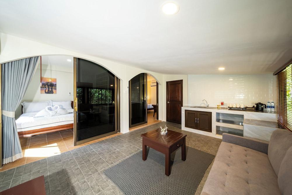 Chaweng Bay View Resort by Smith & Appy Room Type - Deluxe Double Room, 2 Bedrooms, Garden View