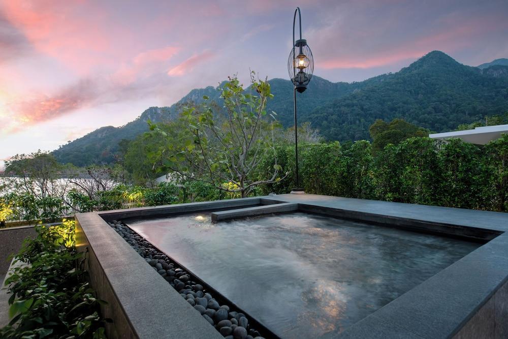 Hilton Burau Bay Langkawi Resort - Tap to explore photos